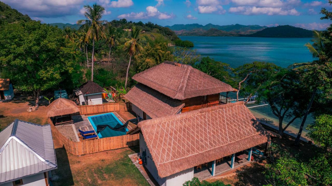 Khabita Beach Resort Lembar  Exteriör bild