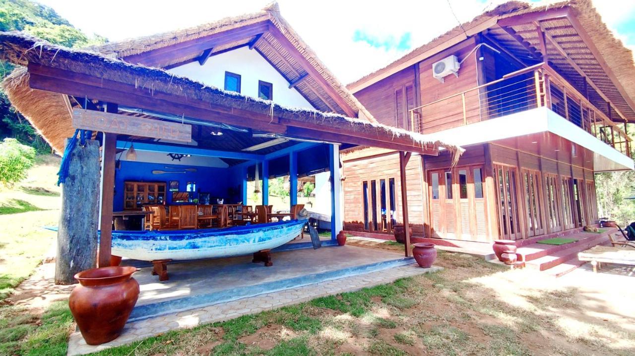 Khabita Beach Resort Lembar  Exteriör bild