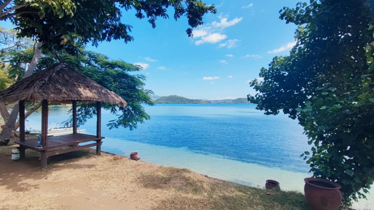 Khabita Beach Resort Lembar  Exteriör bild