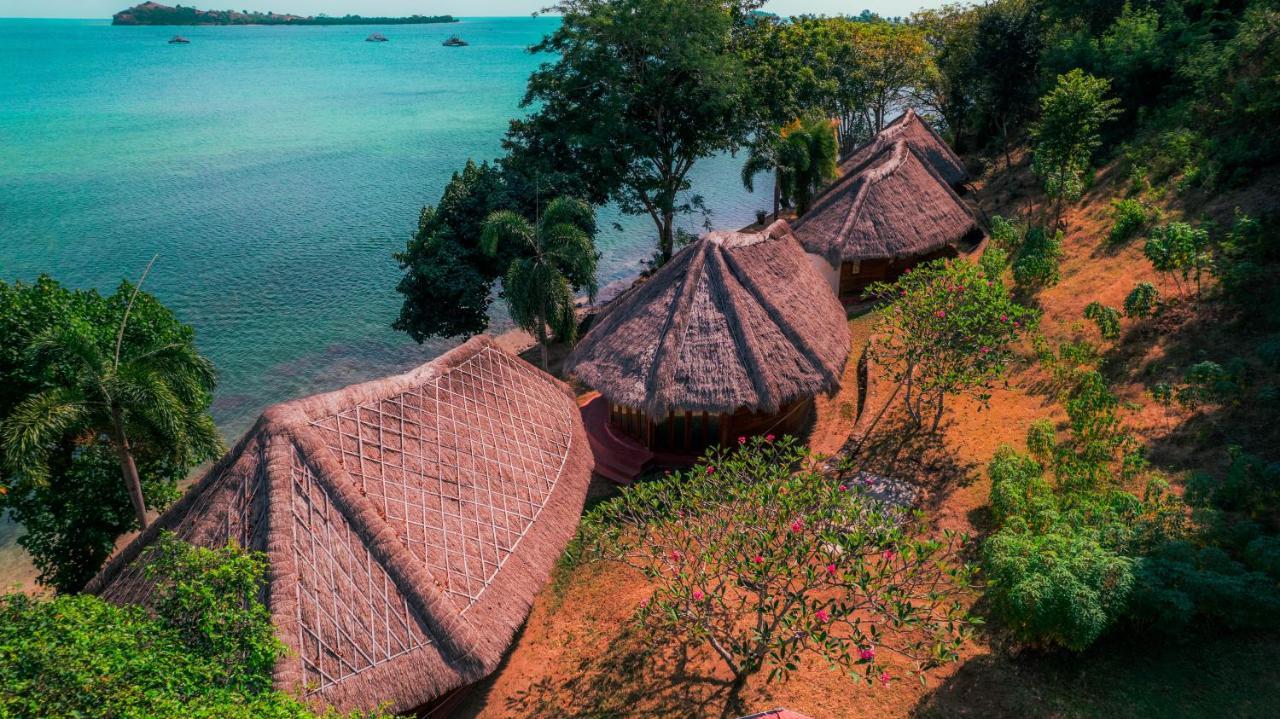 Khabita Beach Resort Lembar  Exteriör bild