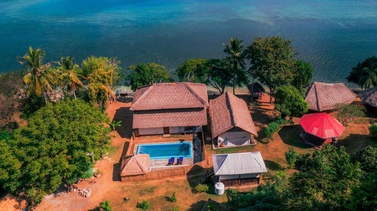 Khabita Beach Resort Lembar  Exteriör bild