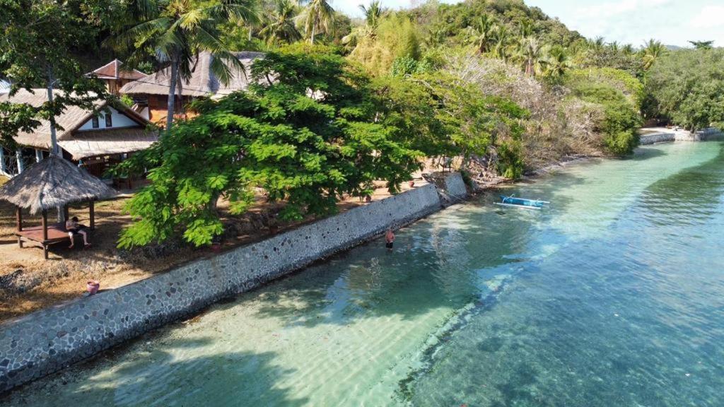 Khabita Beach Resort Lembar  Exteriör bild